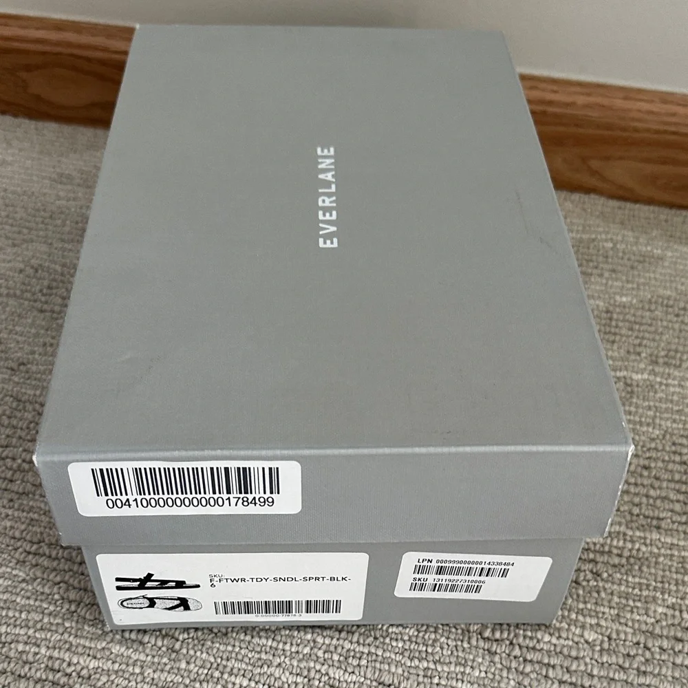 NWT Everlane The ReNew Teddy Sport sandals